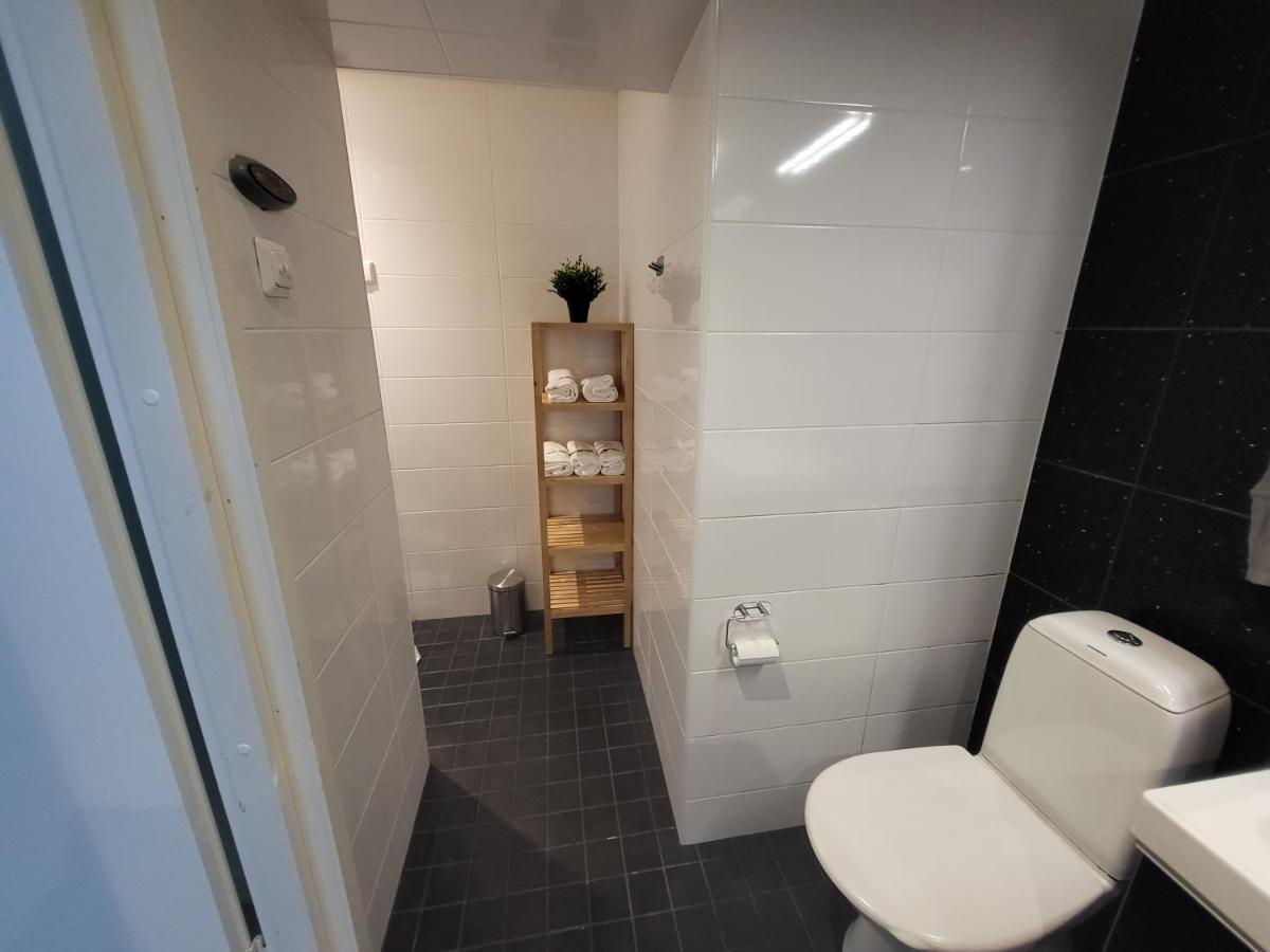 Saunallinen Rivitalon Paeaety Asunto Kahdella Terassilla Turku Exterior foto